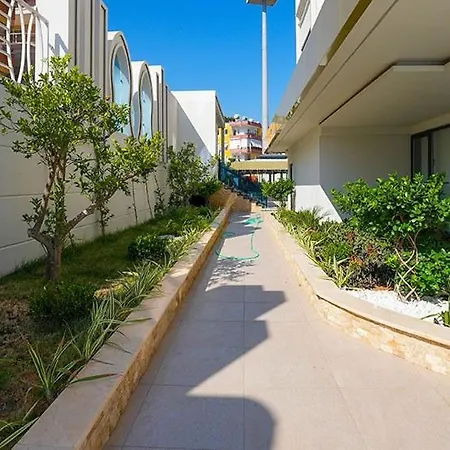 Stylish Apartment In Yekta Royal Club